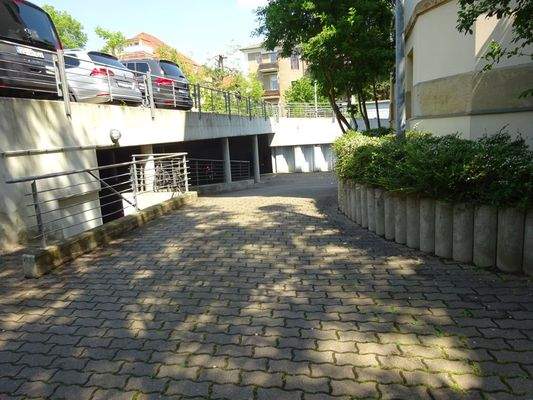 Zufahrt unteres Parkdeck