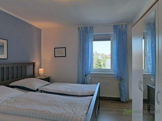 Kleiderschrank im Schlafzimmer