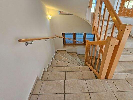 Treppenhaus von Erdgeschoss in Kellergeschoss