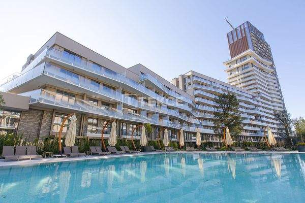 Commercial Properties with Corporate Leaseholders in Bornova