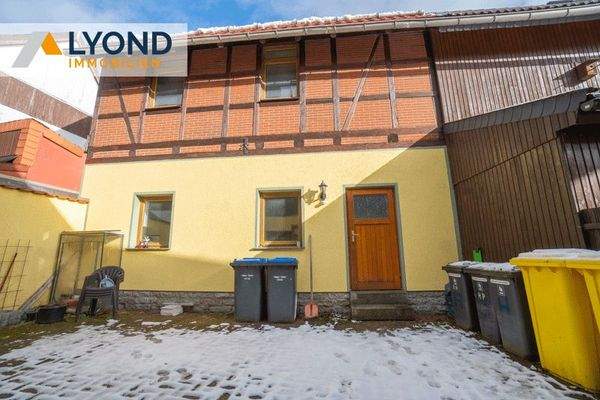 Hinterhausansicht Garagen