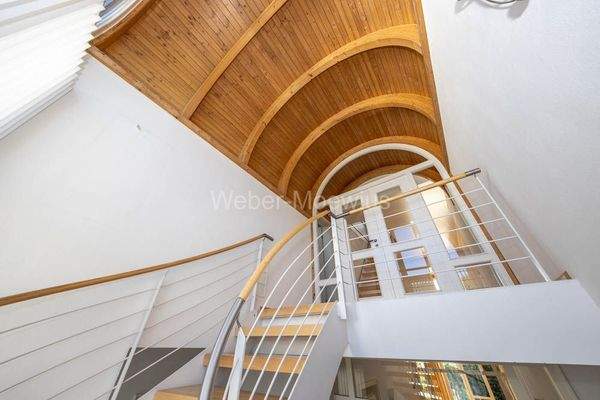 3437 Treppenaufstieg Dachgeschoss a