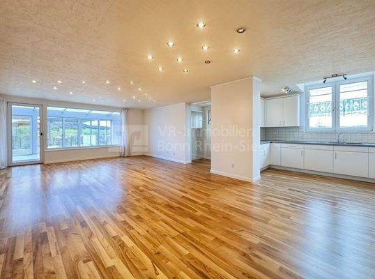 Wohnbereich EG re - Esszimmer, Leer (unmöbliert) - (KI generiert)