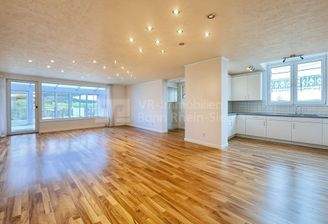 Wohnbereich EG re - Esszimmer, Leer (unmöbliert) - (KI generiert)