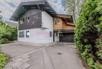 Hausansicht Einfahrt