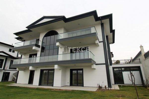 Chic Villas with Impressive Unblocked Lake Views in Ankara