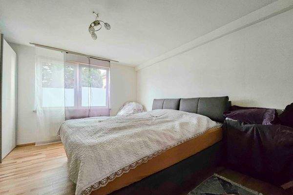 2 Z-Wohnung Schlafzimmer OG