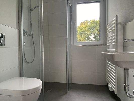 Gäste-WC mit Dusche