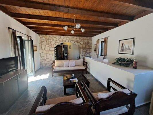 Kreta, Douliana: Renoviertes Steinhaus mit Pool und Garten zu verkaufen