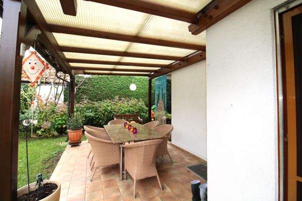 Ostterrasse mit Überdachung 1.JPG