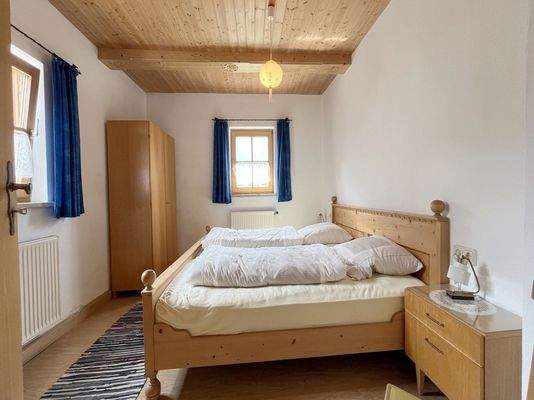 Schlafzimmer Vorderhaus EG