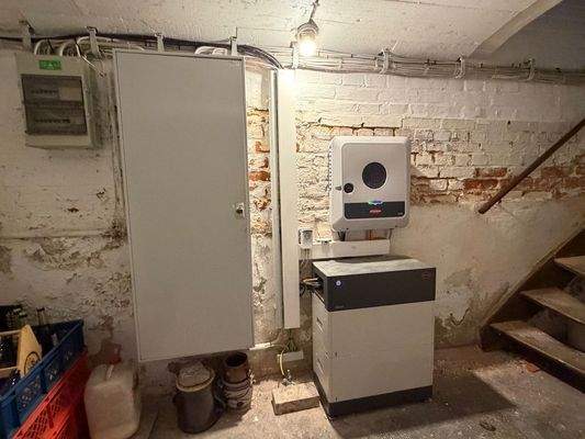 Detail Elektrik mit Solartechnik