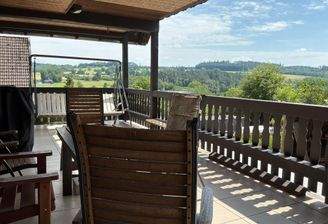 Blick von der überdachten Terrasse