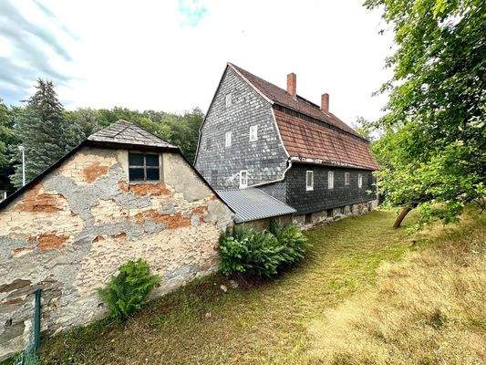 Haus mit Nebengelass