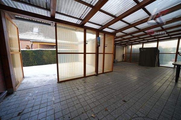 überdachte Terrasse