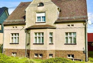 Wohnhaus Strassenansicht