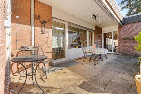 Terrasse direkt am Wohnzimmer