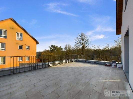 CAM02915G0-PR0050-STILL007