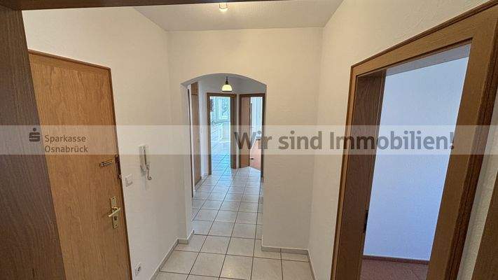 Flur mit Wohnungstür