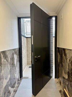 Hochmoderne Pivot Hauseingangstür