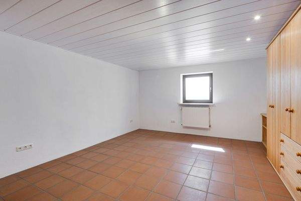 Großes Zimmer Untergeschoss