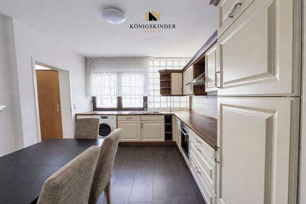 Küche mit Essbereich