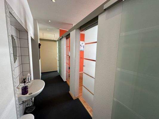 Laufbereich Räume mit Handwaschbecken