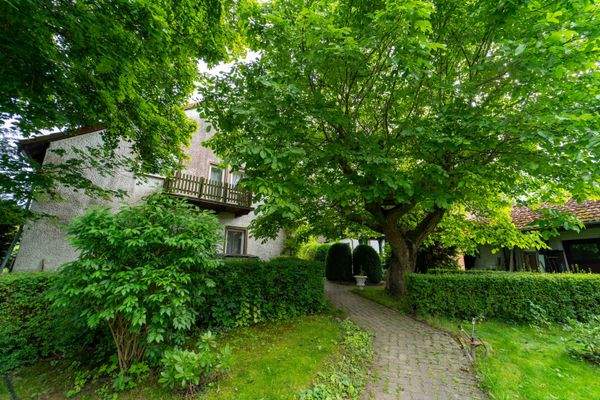 Außenansicht + Garten-22