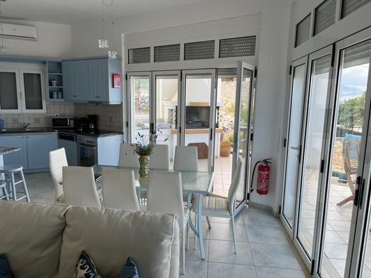 Kreta, Kokkino Chorio: Geräumige Villa mit freiem Meerblick