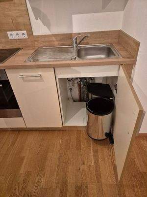 Spüle mit Unterschrank