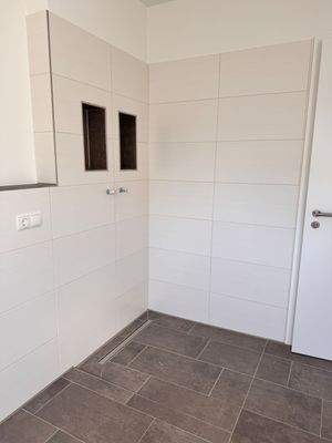 Whg 03 Bad bodentiefe Dusche