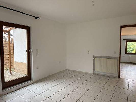 Wohn-/Esszimmer Whg EG links