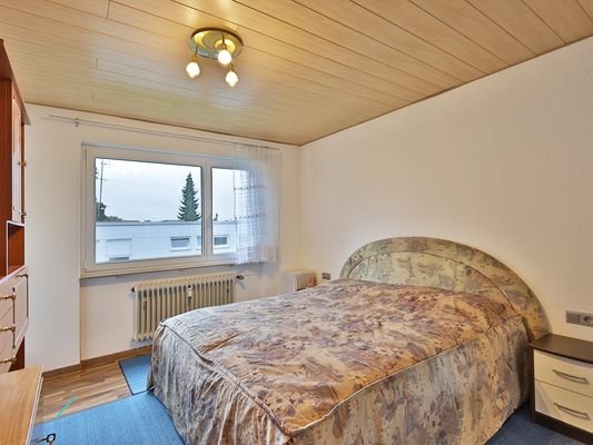 Geräumiges Schlafzimmer