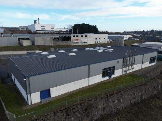 Halle und Bürobereich Perspektive 3.JPG