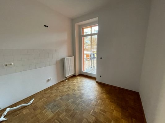 Küche mit Balkon.JPG