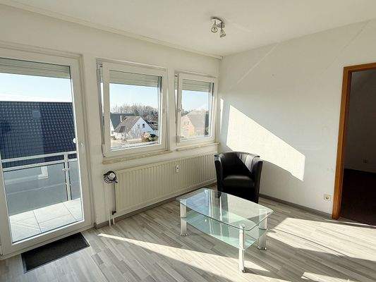 Lichtdurchflutetes Wohnzimmer