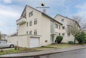 Hausansicht - mittlere Wohnung im 1. Stock