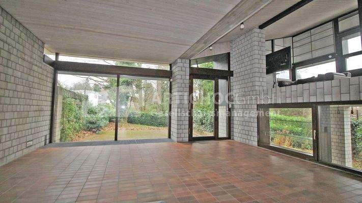 Wohnraum mit Sicht zur Empore