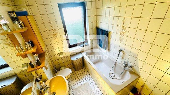 Badezimmer Wanne und Dusche