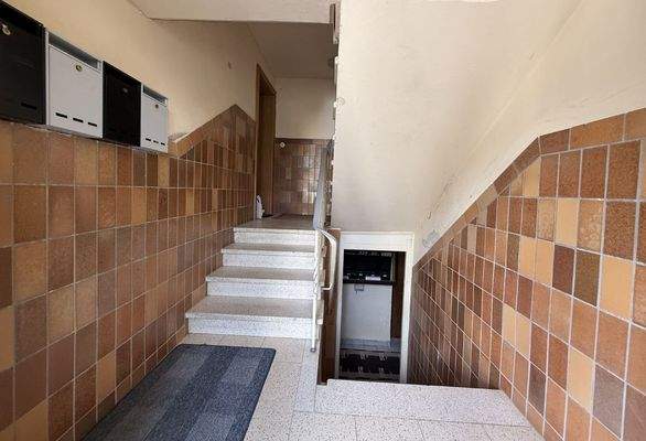 Hausflur-Treppenhaus 