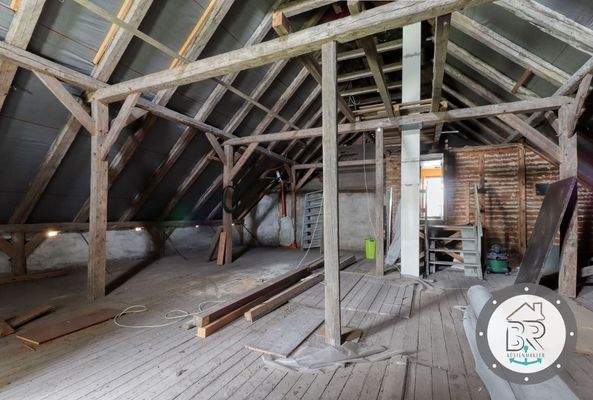 Unausgebautes Dachgeschoss vom Anbau