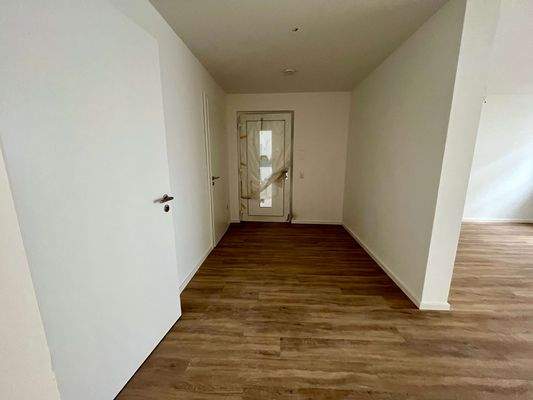 W05_Flur_Eingang_website