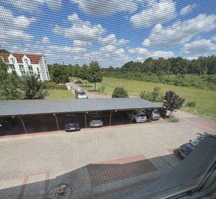 Parkplatz mit Stellflächen