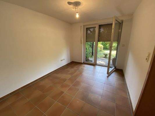 52) Keller-/Untergeschoss: Wahlweise Schlaf-Wohnzimmer