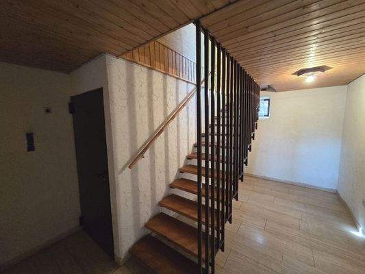 Treppe vom UG in das EG