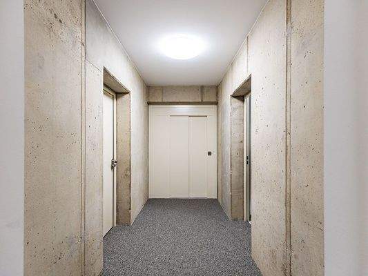 Aufzug von der Tiefgarage in jede Ebene