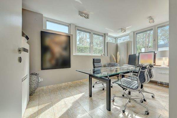 Arbeitszimmer im Erdgeschoss