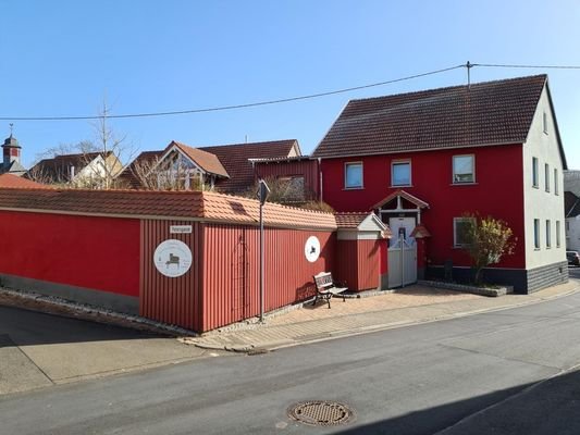 Blick Haupthaus von Straße