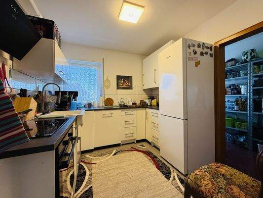 Küche mit Abstellraum Erdgeschoss