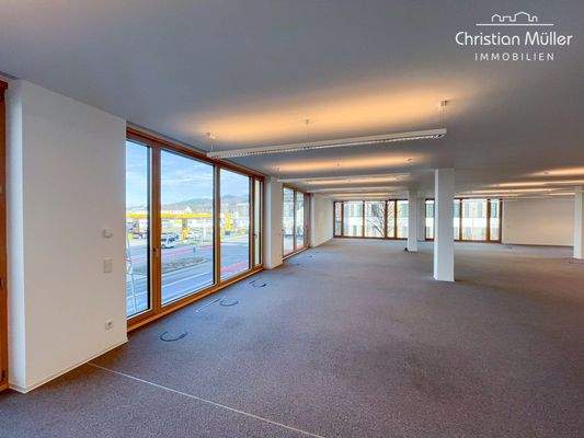 Helle & vielseitig nutzbare  524 m² Bürofläche